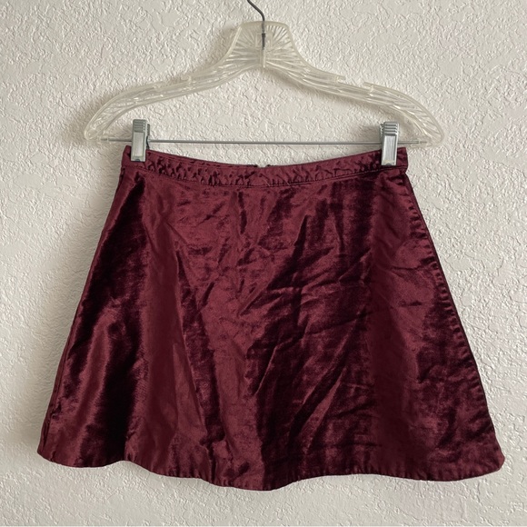 Free People One and Only Fit Flare Velvet Wine Burgundy Zipper Mini Skirt 4 - Picture 2 of 5